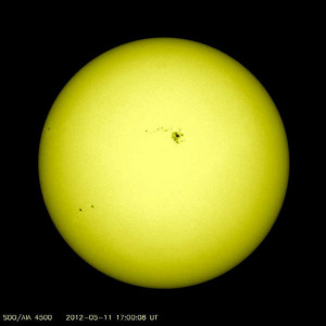 Huge Sunspot Aimed at Earth