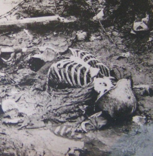 WW1 DEAD GERMAN SOLDIER w Helmet REAL PHOTO War Death TRENCH Body RPPC ...