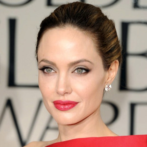 angelina jolie pitt angelina s makeup is flawless and goes perfectly ...