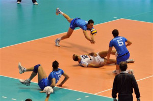 How To Play Volleyball - Volleyball Defense