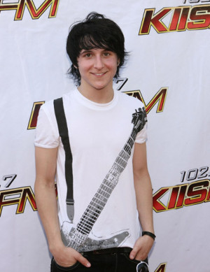 54da988d9b5bb_-_mitchel-musso-at-kiss.jpg
