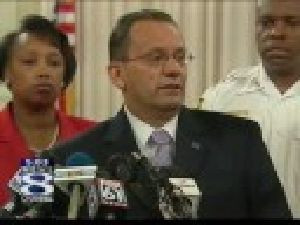 Hartford Mayor Eddie Perez announces a month-long curfew for all under ...