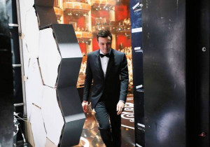 Seth MacFarlane backstage at the 85th Academy Awards. (Al Seib / Los ...