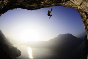 Extreme Rock Climbing and Mountaineering (16 pics)