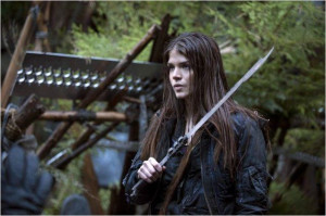 Marie Avgeropoulos: Foto - Los 100