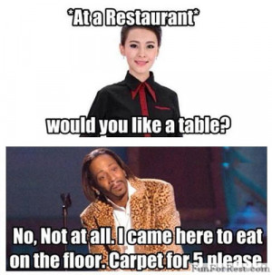 funny-waitress-restaurant-table