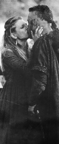 Lagertha and Ragnar: Vikings History, Vikings Life, Lagertha Click ...
