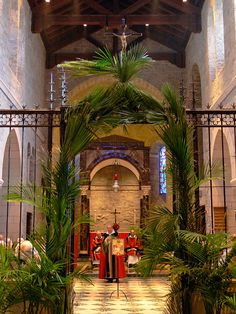 Palm Sunday Church Decor, Graphics and Traditions