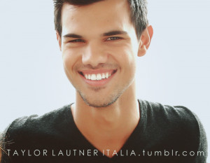 is Taylor Lautner Italia, where you can find photos, videos, quotes ...