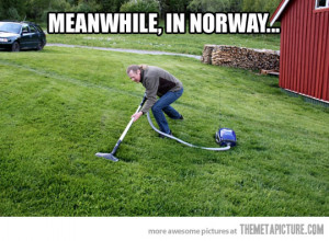 Funny photos funny mowing lawn vacuum cleaner