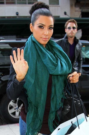 Kim Kardashian’s Love Quotes scarf