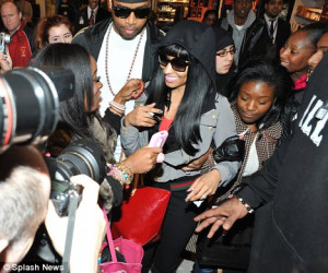 Nicki Minaj Shows Off Outer