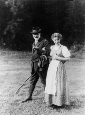 Sigmund Freud et sa fille Anna, en 1913 (Wikicommons/CC)