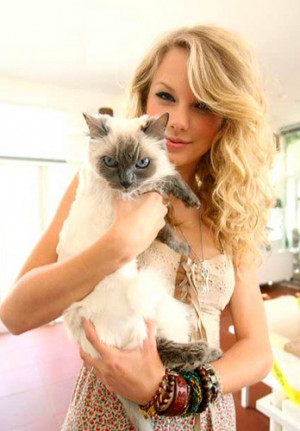 Taylor Swift and Her Cat