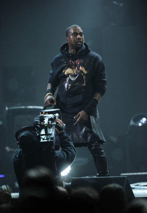 Kanye West wore a Jesus Christ sweatshirt during his performance at ...