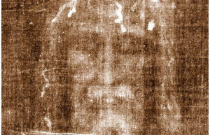 shroud of turin goes on display amid new research the shroud of turin ...