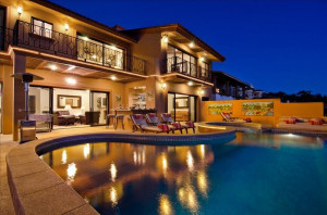 Amazing 14-BR Luxury Villa, White Water Views and Private Club