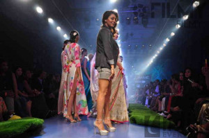 Gauri Khan Showcases Her Tropical Satya Paul 122