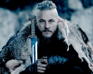ragnar lothbrok eyes