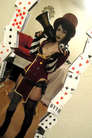 Borderlands Gear Mad Moxxi...