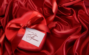 Romantic Heart Gift | 1680 x 1050 | Download | Close