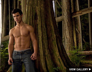 Taylor Lautner 'Embarrassed' by Body Attention