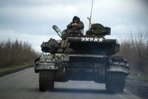NATO warns pro-Russia rebels against more Ukraine land grabs - Yahoo ...