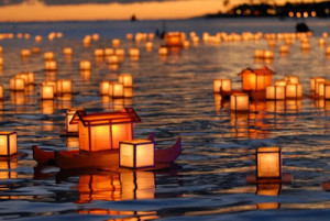 Lantern Floating Hawaii - Evento das Lanternas Orientais Flutuantes