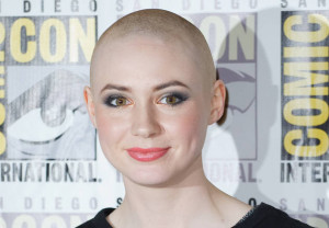 Karen Gillan (Amy Pond from Doctor Who) shaves off her hair!