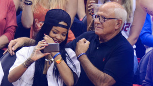 Rihanna gives LAPD $25,000 after selfie goes bad at basketball game