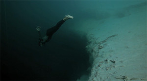 underwater-base-jumping.jpg