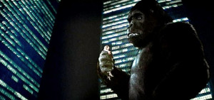 King Kong - The giant ape roams the city