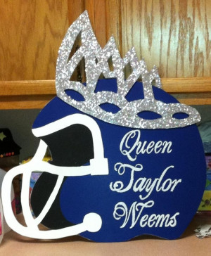 Homecoming car signs queen