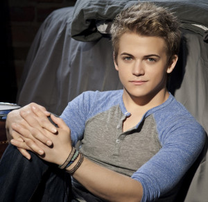 Hunter Hayes wins Teen Choice “Male Country Artist Award”, and ...