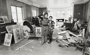 JOHN & YOKO in their Tittenhurst Mansion, England
