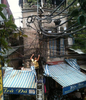 Being electrician - Much harder than you think | Source : Jokes of The ...