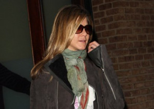 Venturing out for another night on the set, Jennifer Aniston was ...