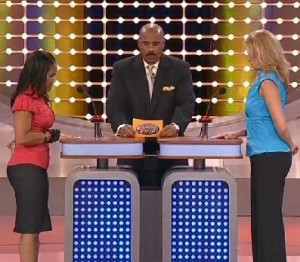 Steve Harvey quizzes contestants about the ratings