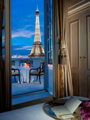 Paris, Eiffel tower view rooms