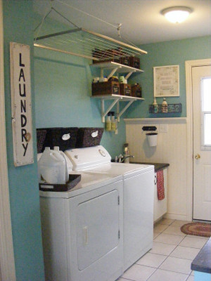love this LAUNDRY sign from Imperfect Homemaking ... so simple and ...