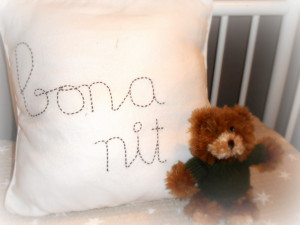 compré un cojín de lino blanco en la tienda que tiene ropa de vestir ...