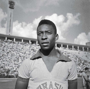 Em 1957, Pelé sagrou-se o mais jovem artilheiro do Campeonato ...