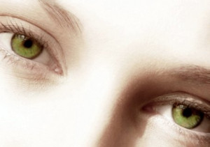 eye-people-with-green-eyes-20237854-453-320.jpg