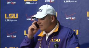 Les Miles answers reporter’s cell phone during Spring Game press ...