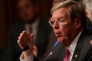 ... focus senator isakson says he s the one johnny isakson newt gingrich