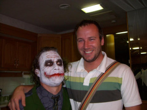 Never-before-seen photo of Heath Ledger in Joker costume with manager ...