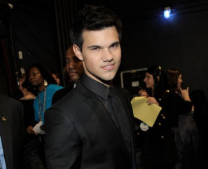 Taylor Lautner at the People's Choice Awards