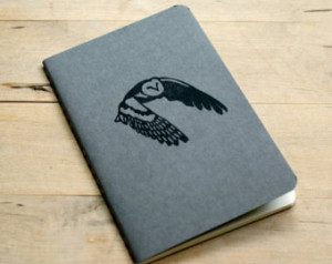 Gray Soaring Owl Nature Rustic Pock et Size Lined Journal Notebook ...