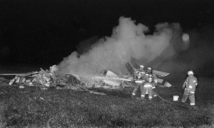 Alan Kulwicki Plane Crash Pictures Kulwicki plane crash 4 2 1993 jpg
