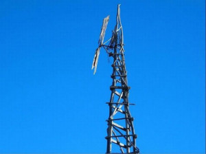 Young African Built Windmills from Garbage (19 pics)